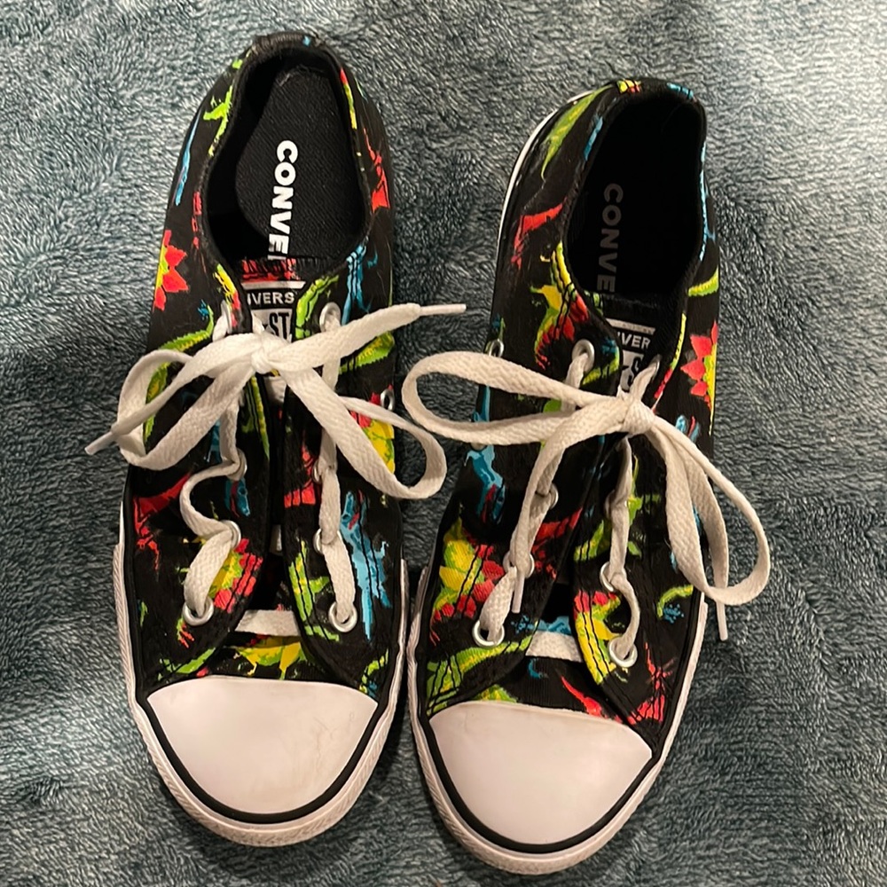 Converse dinosaur little boy size 3